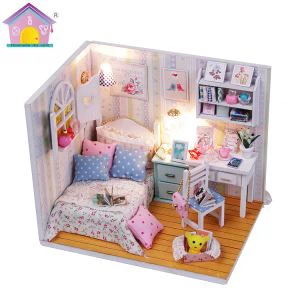 Camera da letto della ragazza Casa in legno fai-da-te
